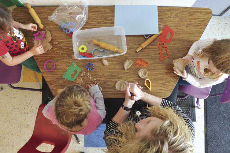 珠海权威代生网,时代要求爸爸的权威回归