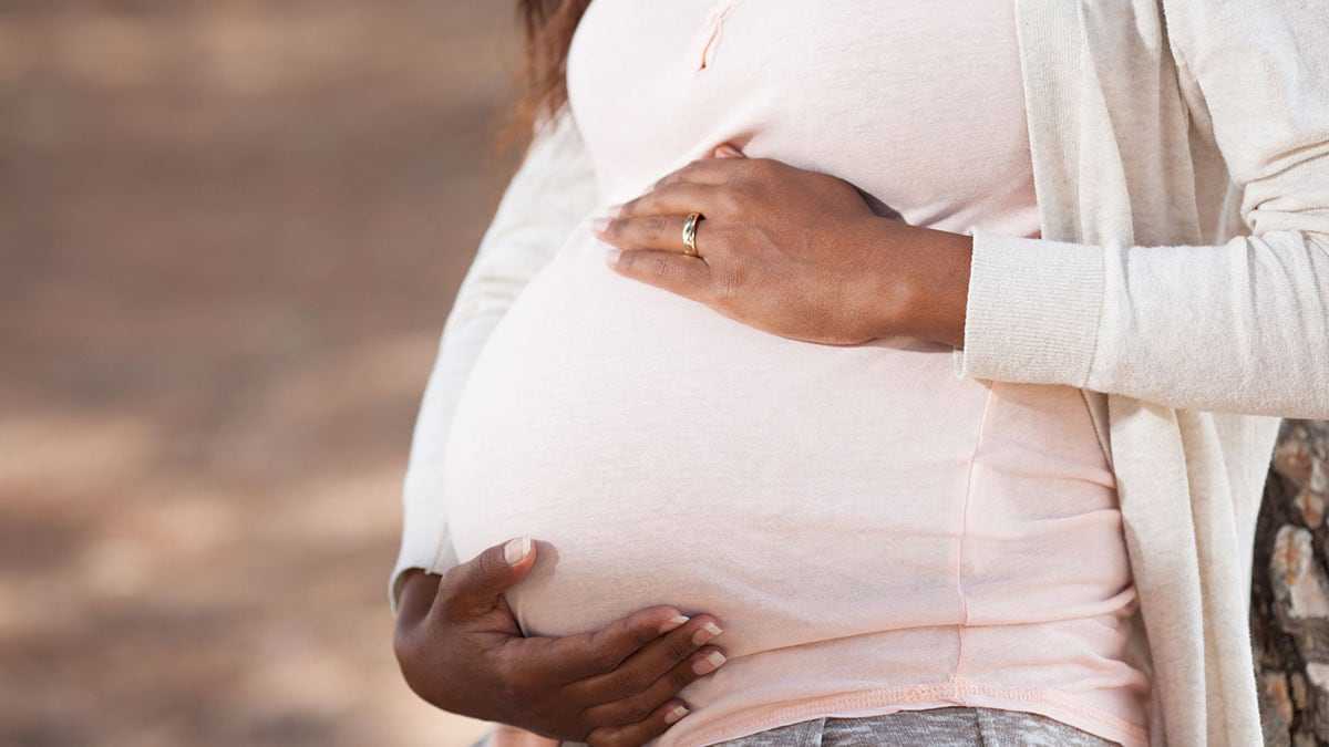 健康指南：贫血最怕三种水果，一天吃一点补铁又补血 