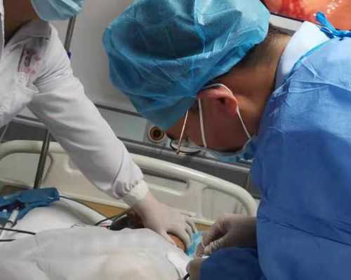 满月宝宝一天睡多久正常