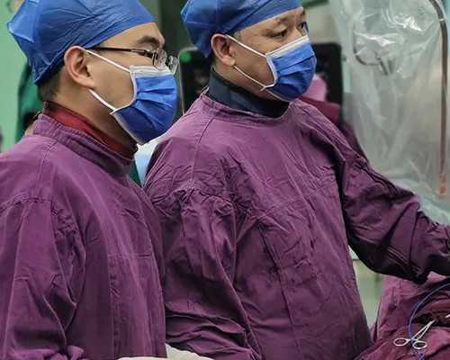 黄疸高的新生婴儿表现